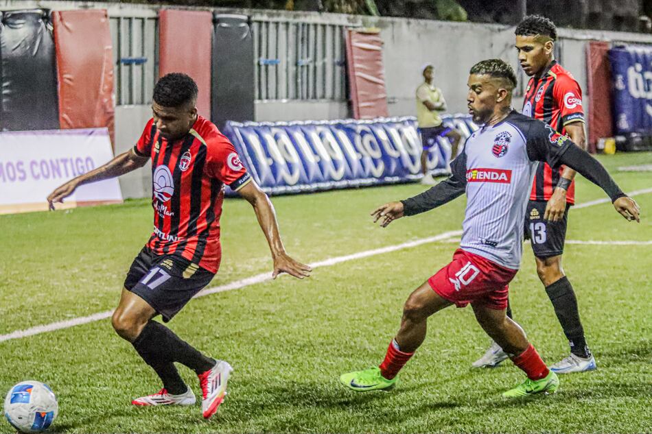 Los Monjes encadenan dos triunfos y se meten en la pelea