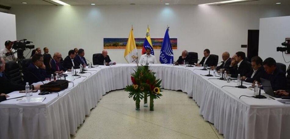 Venezuela: Incertidumbre en diálogo de gobierno y oposición