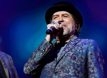 Joaquín Sabina evoluciona favorablemente de la operación tras su caída