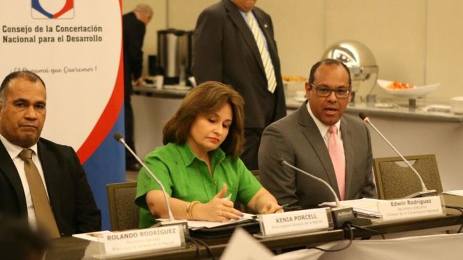 'Me mantengo en mis declaraciones públicas', le dice Porcell al Consejo de la Concertación