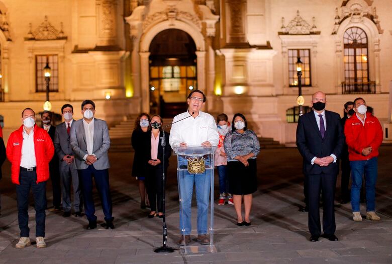 El Congreso de Perú destituye al presidente Martín Vizcarra