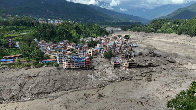 Riada en Nepal: Más de 390 muertos, unos 1,400 desaparecidos y miedo a otra crecida