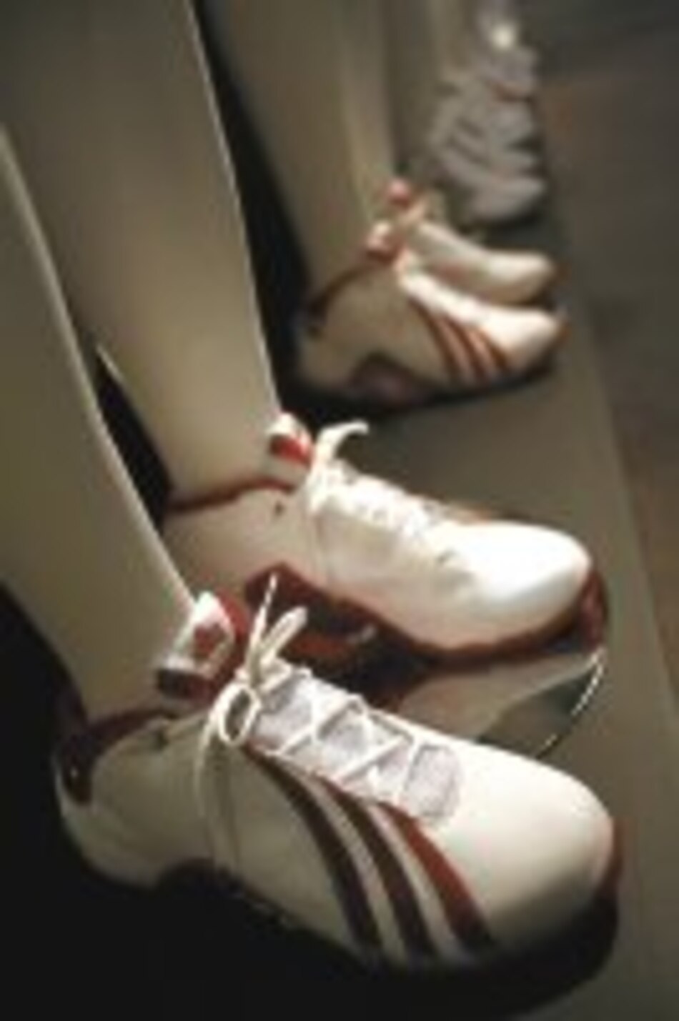 Ganancias de Adidas suben 32%