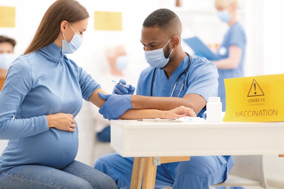 Vacunar a la embarazada, una decisión entre médico y paciente