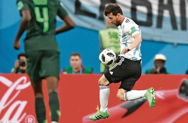 Argentina sigue en el Mundial de forma dramática