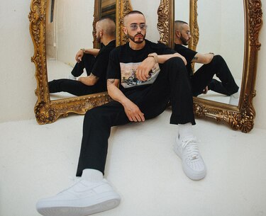 Yandel anuncia nueva gira y el lanzamiento de una línea de zapatillas