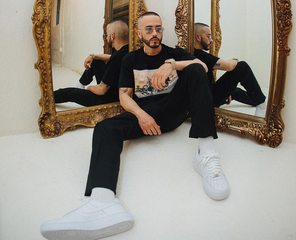 Yandel anuncia nueva gira y el lanzamiento de una línea de zapatillas