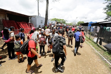 En tres días cruzaron por la selva de Darién más de 10 mil migrantes; gobiernos de Panamá y Costa Rica abordarán la crisis mañana