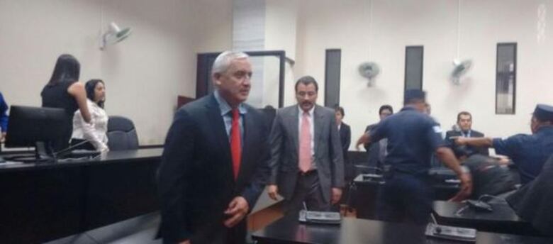 Otto Pérez Molina comparece ante el juez