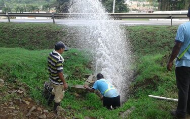 Idaan repara tubería en Hato Montaña, restablece el servicio de agua en Arraiján