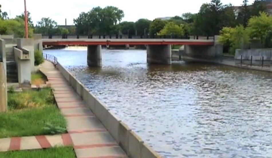Declaran emergencia en Michigan por agua con plomo