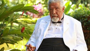 El profesor Jirafales destapa polémicos recuerdos en libro de memorias