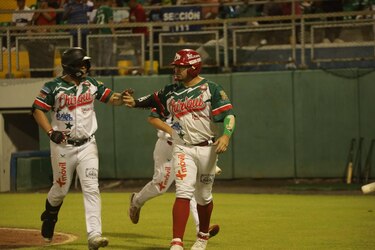 Chiriquí vence a Colón y parte por delante en la serie final del béisbol mayor