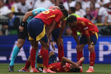 Pedri sufre un esguince lateral interno