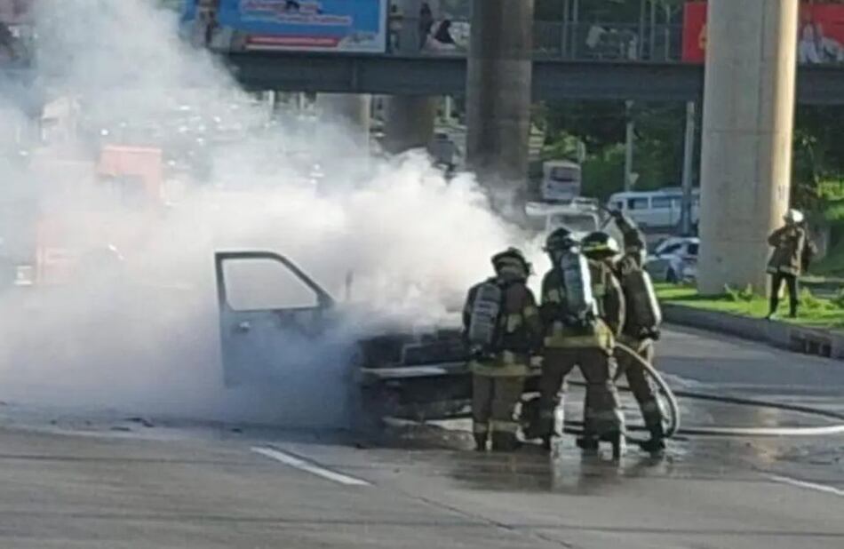 Bomberos alertan por 277 incendios vehiculares en 2025; sedanes encabezan la lista