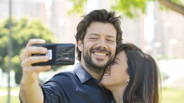 ‘El embarcadero’, un triángulo de sentimientos y misterios