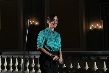 Julieta Venegas recorre su pasado en su nuevo álbum