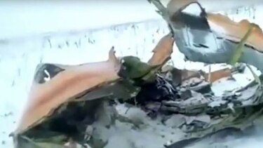 Se estrella avión con 71 personas a bordo cerca de Moscú