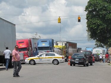 Transportistas de carga panameños piden abrir la frontera