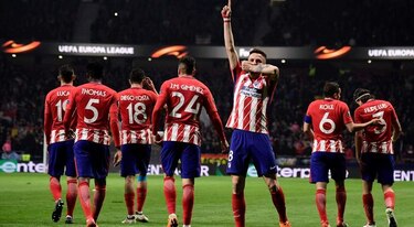 El Atlético pone un pie en la siguiente ronda