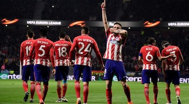 El Atlético pone un pie en la siguiente ronda