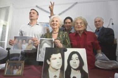 Abuelas de Plaza de Mayo restituyen identidad de nieta 110