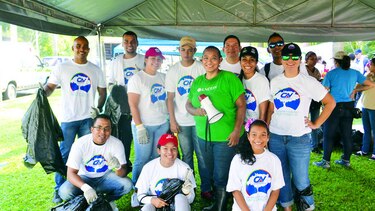 Voluntarios de CNSA apoyan limpieza de playas