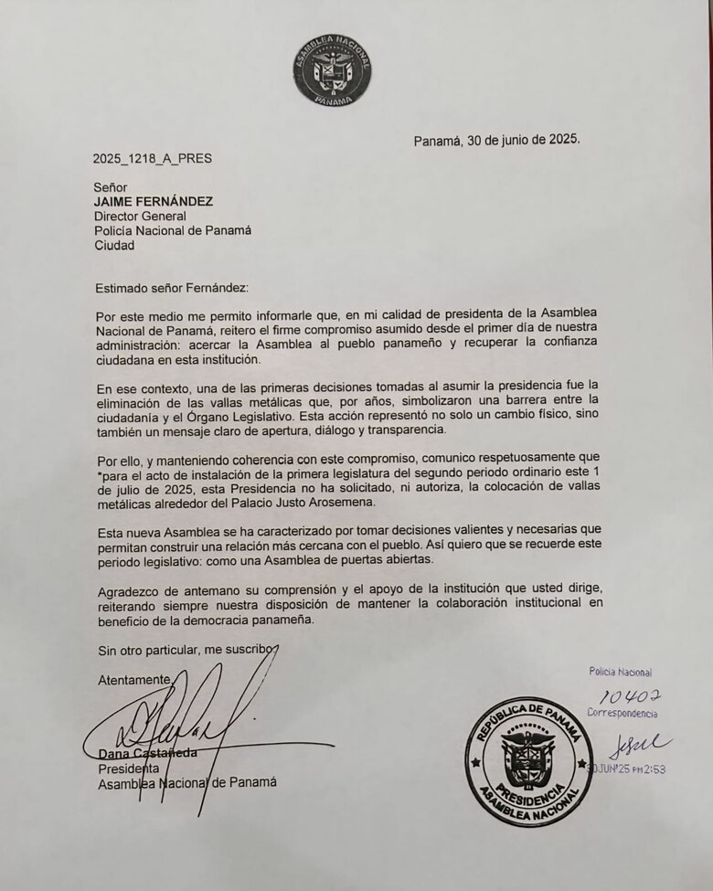 ¡Volvieron las vallas! La Asamblea Nacional otra vez cercada y estalla la controversia