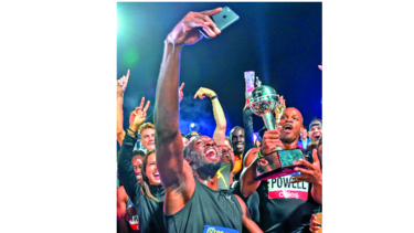 Usain Bolt gana prueba de 150 metros