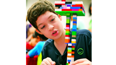 LA FIESTA DE BLOQUES LEGO