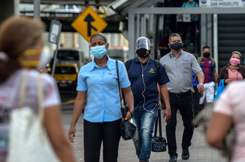 La OMS negocia un acuerdo clave tras la desigualdad que dejó la covid-19