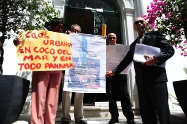 Denuncian a José Domingo Arias por permitir edificación