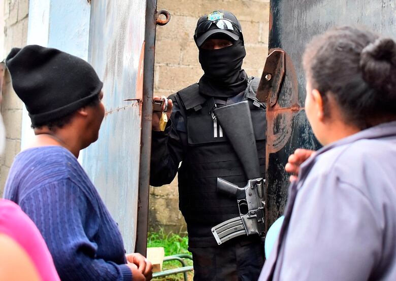 Al menos 18 muertos y 16 heridos en enfrentamiento en cárcel de Honduras