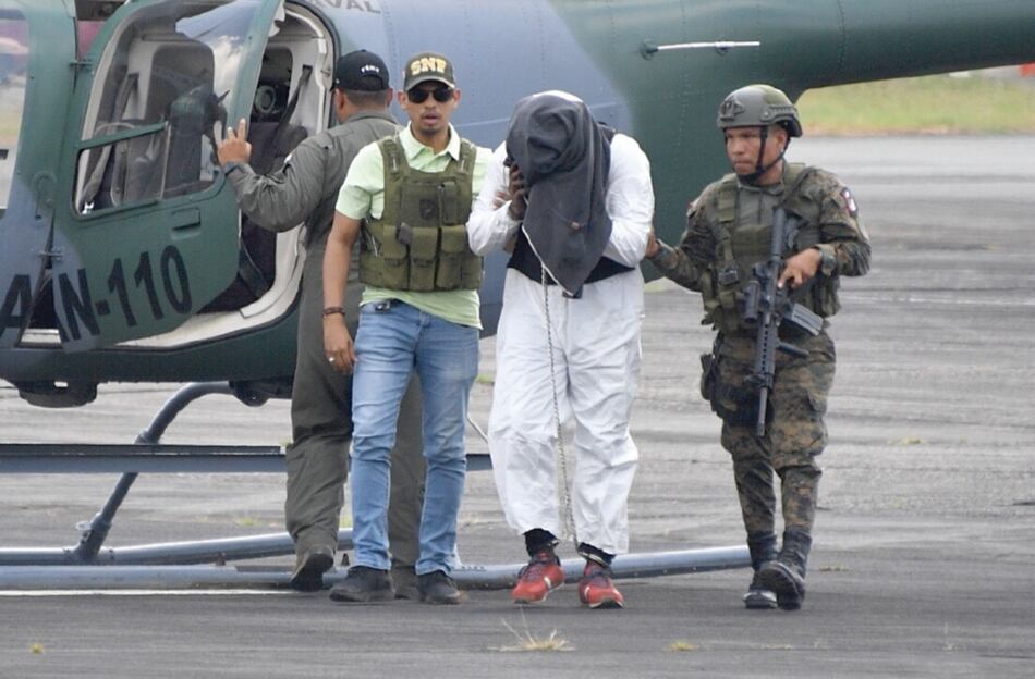 Ordenan detención en caso de triple homicidio