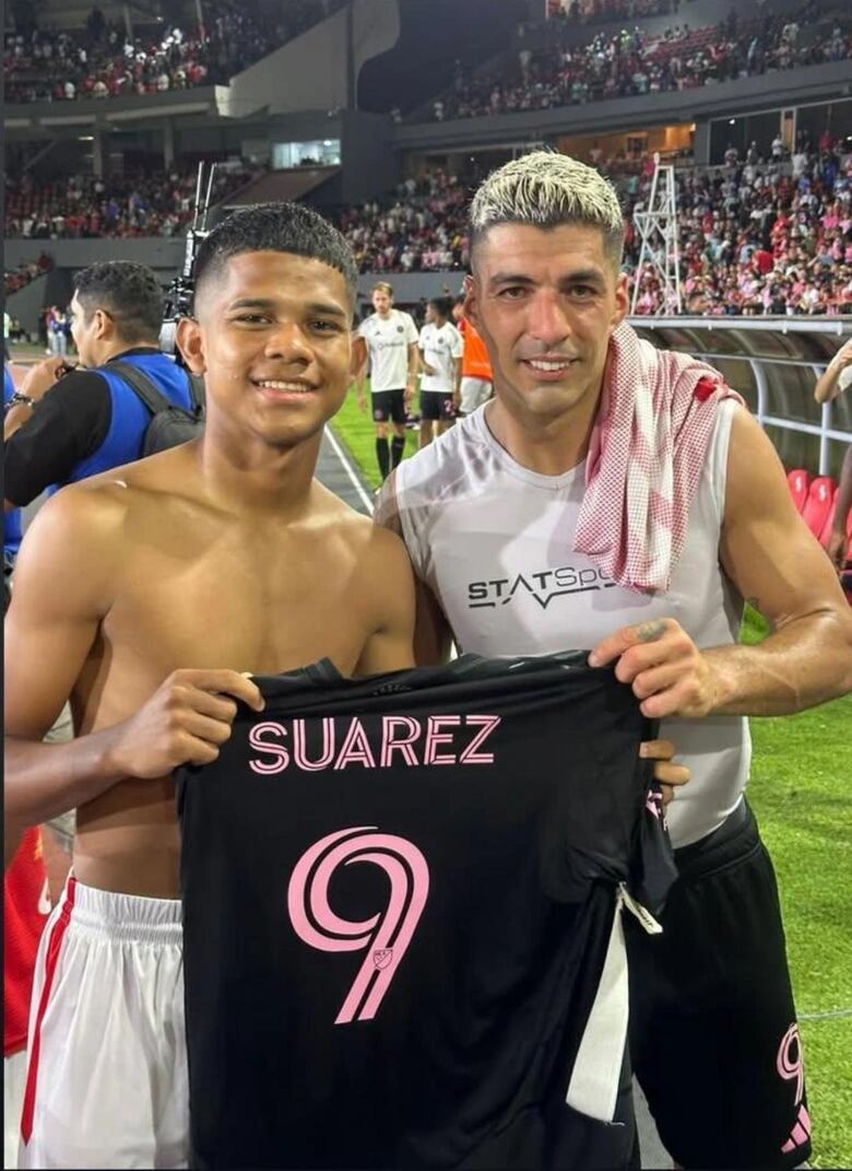 Raheen Cuello y un momento inolvidable con Luis Suárez