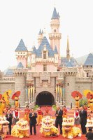 Disney inaugura parque de diversiones en Hong Kong