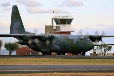 Cuatro aviones más se suman a búsqueda de avión de Malasia