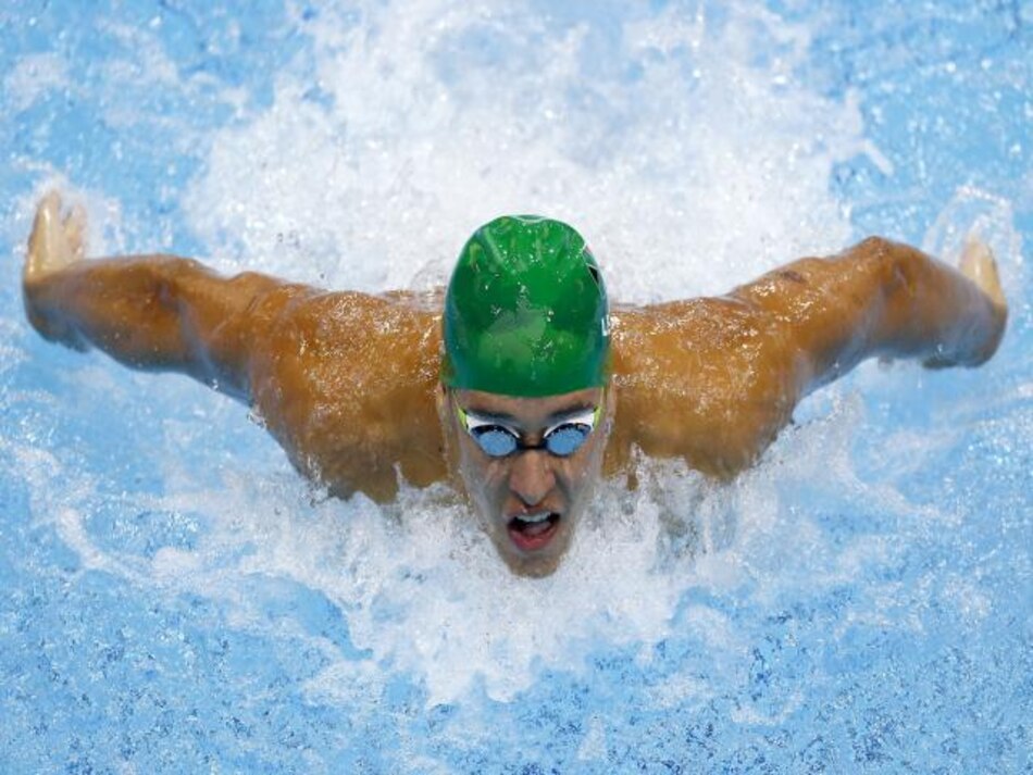 Le Clos por delante de Phelps y de Cavic en los 100 mariposa
