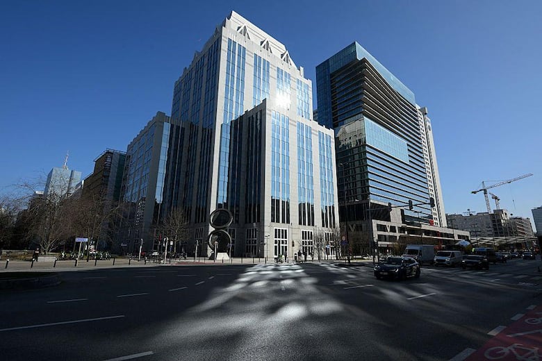 La Unión Europea acuerda congelar indefinidamente más de $200,000 millones de Rusia, que podrían servir para armar y reconstruir a Ucrania