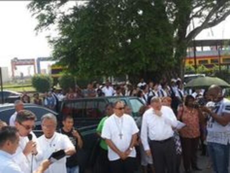 Colonenses honran el legado de Carlos María Ariz