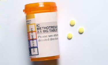 Ordenan el retiro del fármaco metotrexato, utilizado para la artritis y el cáncer