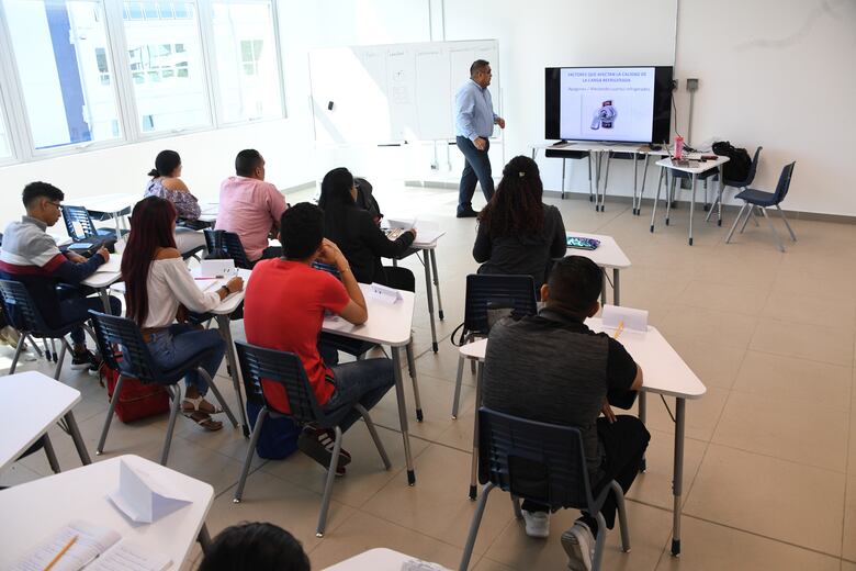 La exitosa fórmula del ITSE: carreras cortas para el futuro en alianza con el sector privado