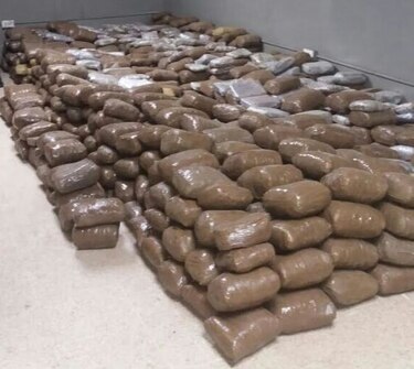 Encuentran mil paquetes de marihuana en Veracruz, Panamá; seis detenidos y un BMW confiscado