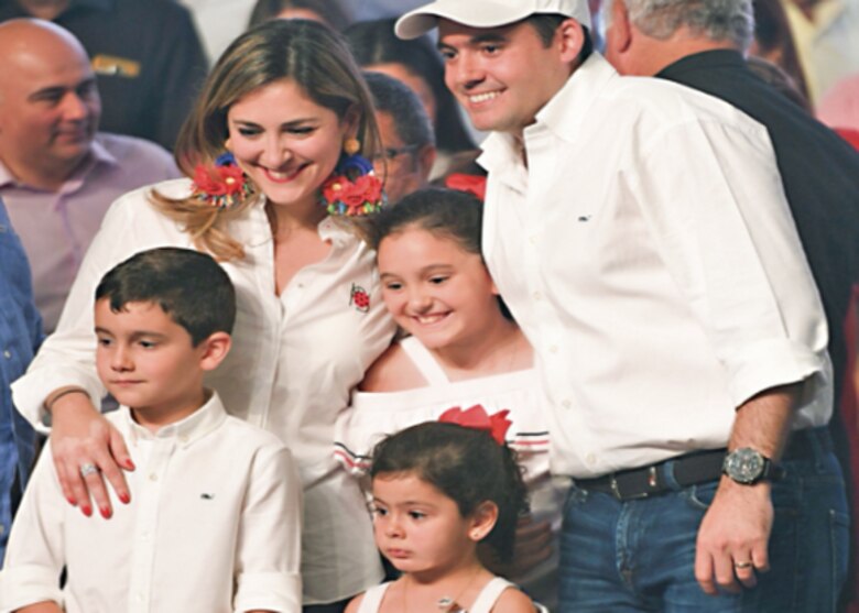 José Gabriel Carrizo, en fórmula del PRD