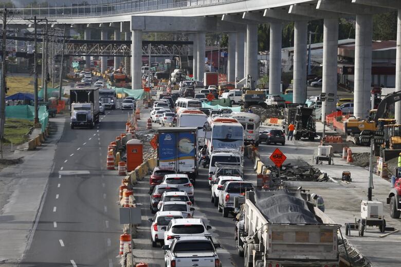 Una vía, mil quejas: la Transístmica de Milla 8 a El Palmar es un martirio diario