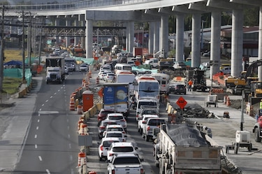 Una vía, mil quejas: la Transístmica de Milla 8 a El Palmar es un martirio diario