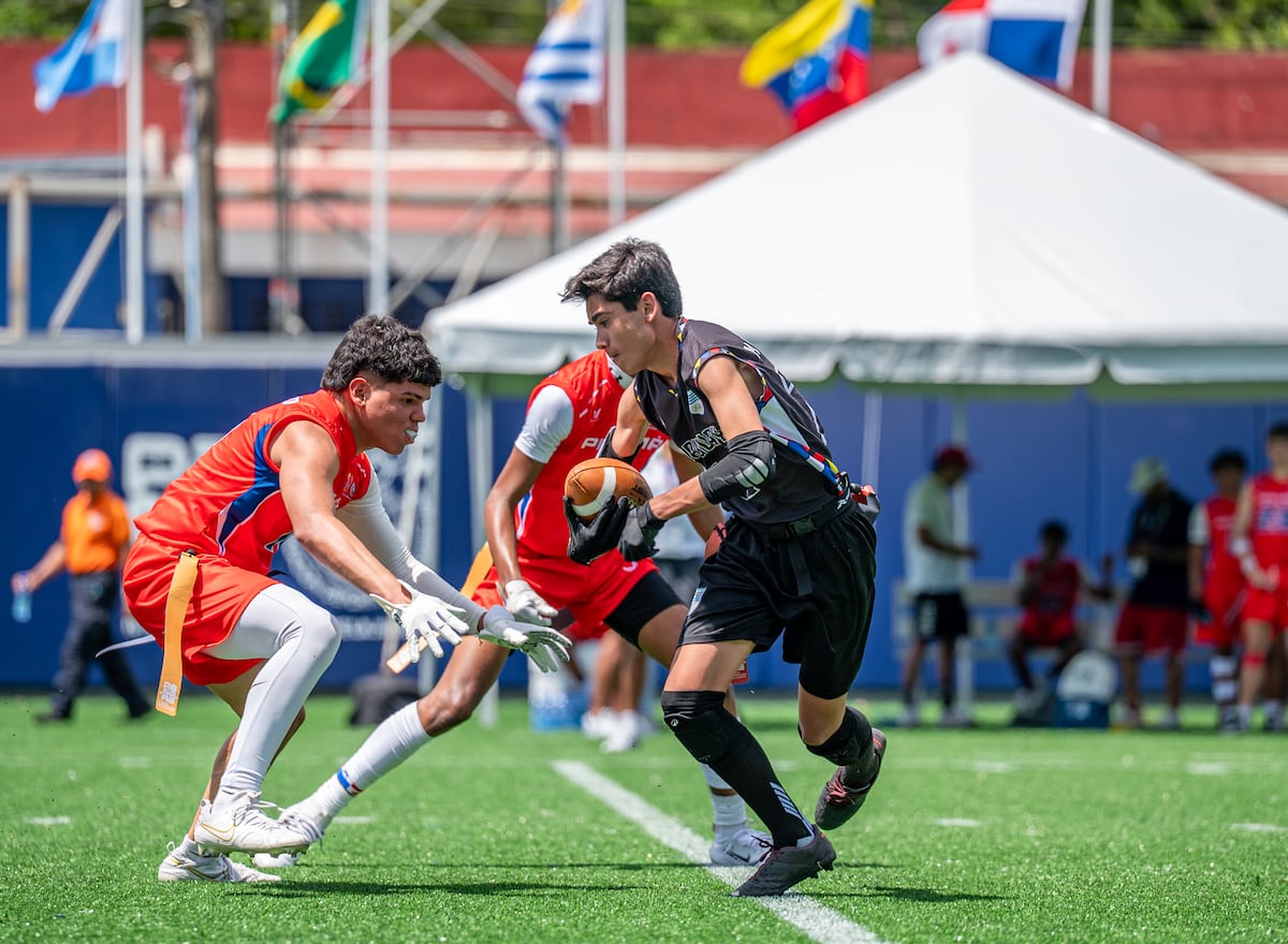Panamá arrasa a Uruguay en primer partido del día