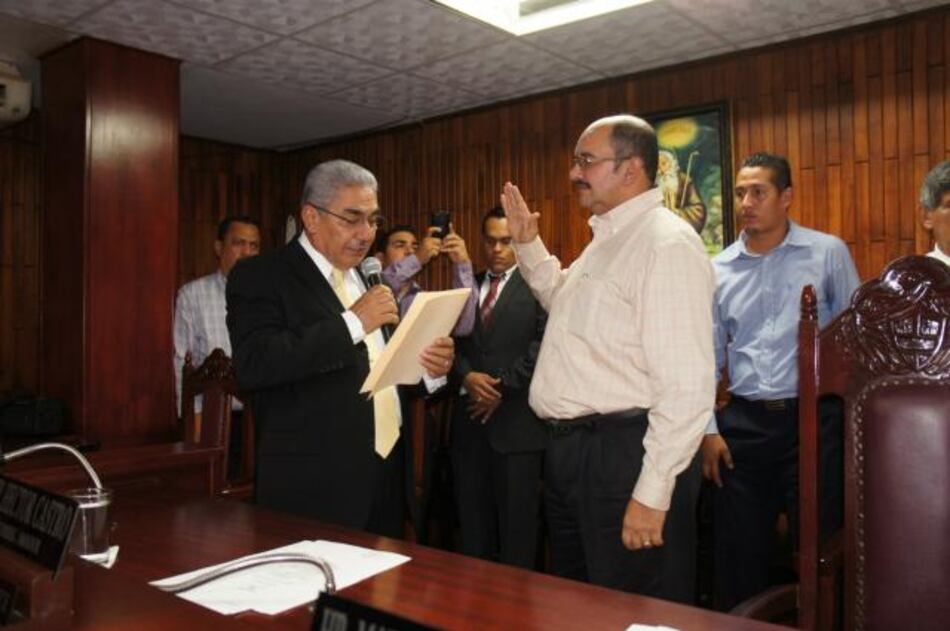 Clever Delgado es juramentado como alcalde interino de La Chorrera