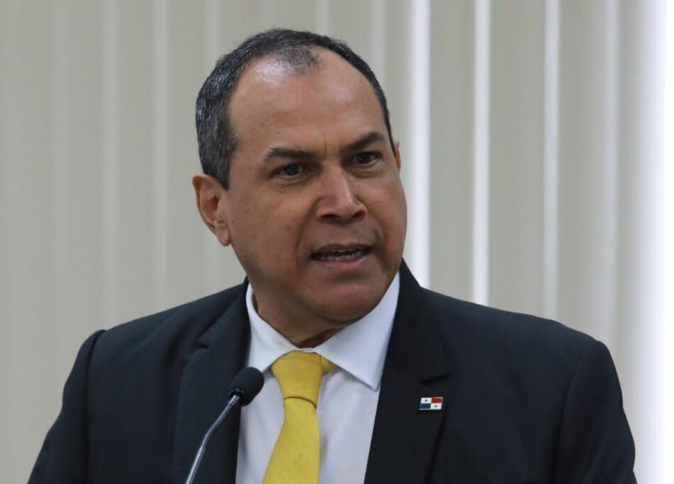 Luis Guerra pide no satanizar su militancia en el PRD