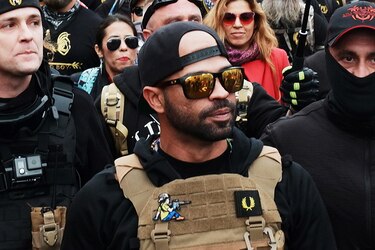 Condenan a 22 años a Enrique Tarrio, líder de los Proud Boys que asaltaron el Capitolio